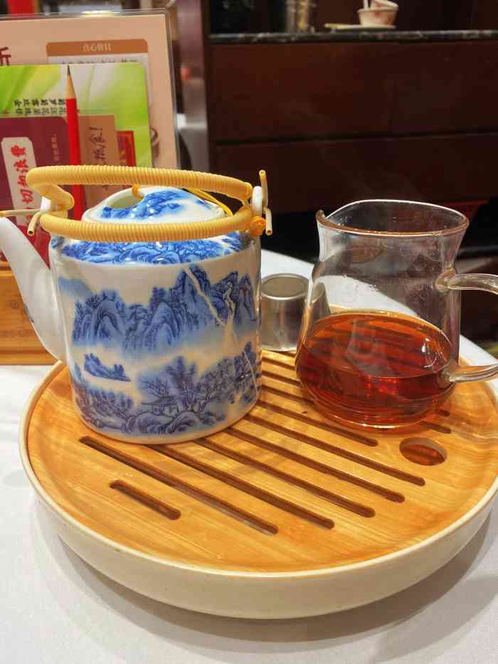 稻香酒家(长安地王广场店)-"服务员服务非常好,菜色也很好,份量足,环.