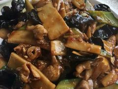 -鑫巴蜀小镇 · 水煮鱼专研店(玉桥店)