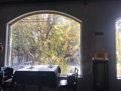 靠窗位-穹六人间 people 6(岳阳路店)