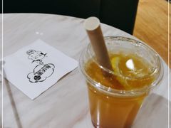 -新华里咖啡书吧(新华书店小寨店)