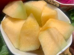 哈密瓜-日进一片海.生腌海鲜火锅.宵夜烧烤(三里屯总店)