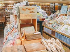 -猫的天空之城概念书店(苏州诚品店)