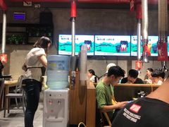 大堂-么肆烤肉·中式自助·烤肉大排档(街道口季佳PAI店)