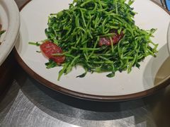 鸡油腊味炒豆苗-潮界(凯德晶萃店)