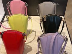 -GIVENCHY(比斯特苏州购物村店)