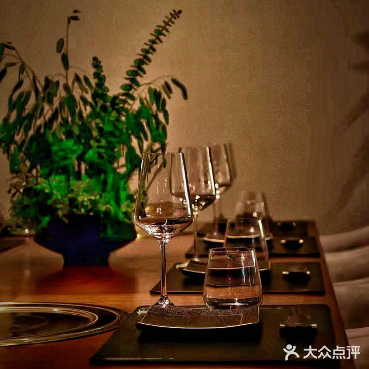 成都约会氛围感餐厅~西南首家新派烧肉酒廊