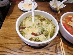 -渝是乎酸菜鱼·川渝小炒(新世界百货望京店)