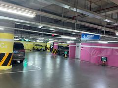 -白玉兰广场停车场