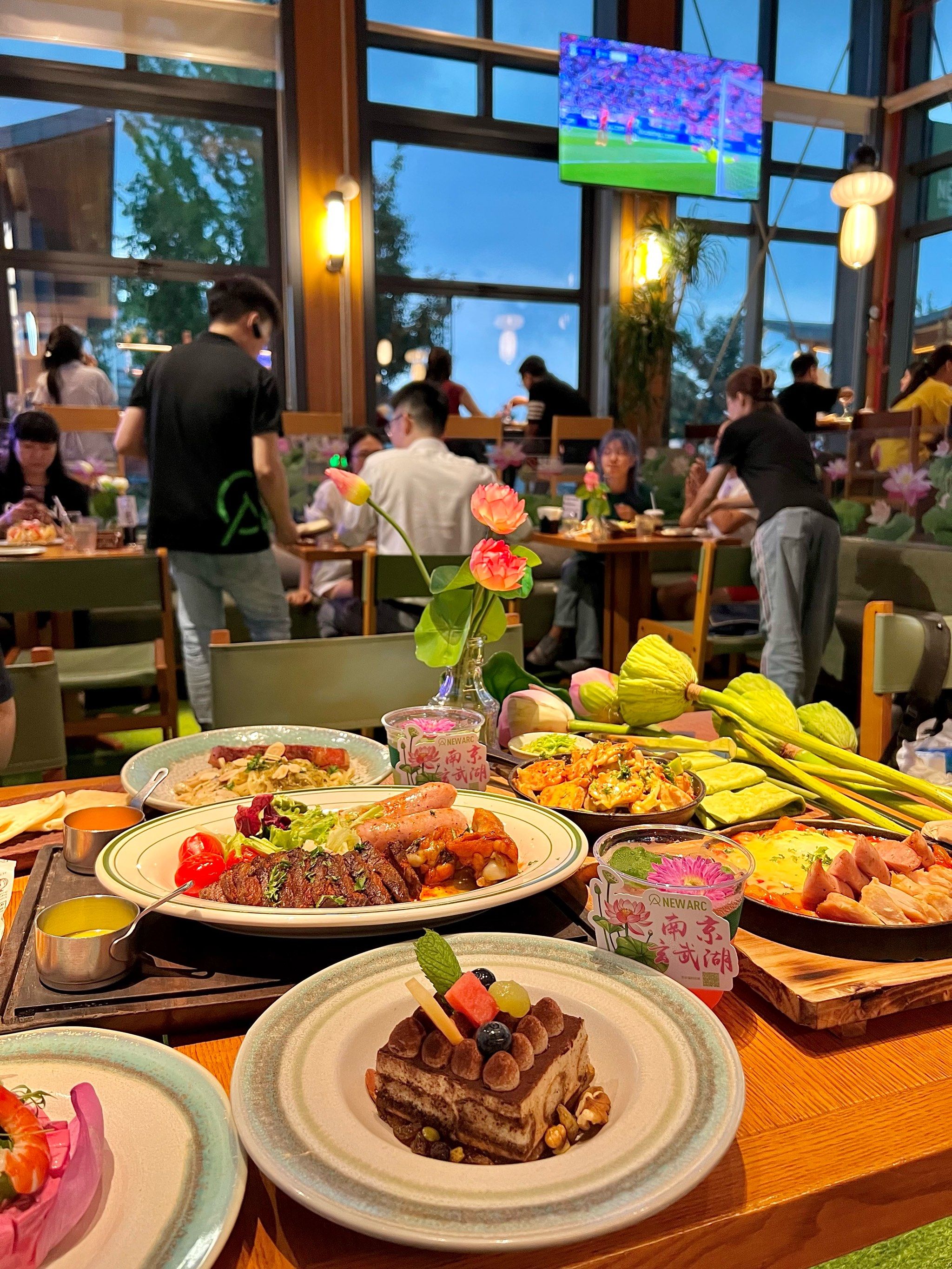 逛完南京玄武湖,记得吃这家!