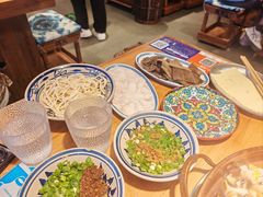 -洱火云南酸菜牛肉火锅(石景山当代商城店)