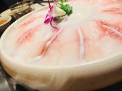 -老牌坊云南鱼豆花火锅(爱建店)