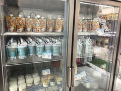 面包甜点陈列柜-白色日记·手作酸奶(麦凯乐店)