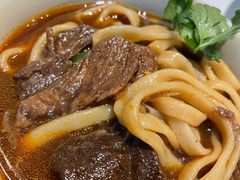 红烧牛肉面-鹿港小镇(金虹桥国际中心店)