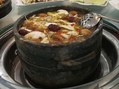 -南渝食府.墨脱石锅松茸鸡