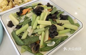 Snow Pea, Celery, Black Mushroom and Lily Bulb Stir-fry