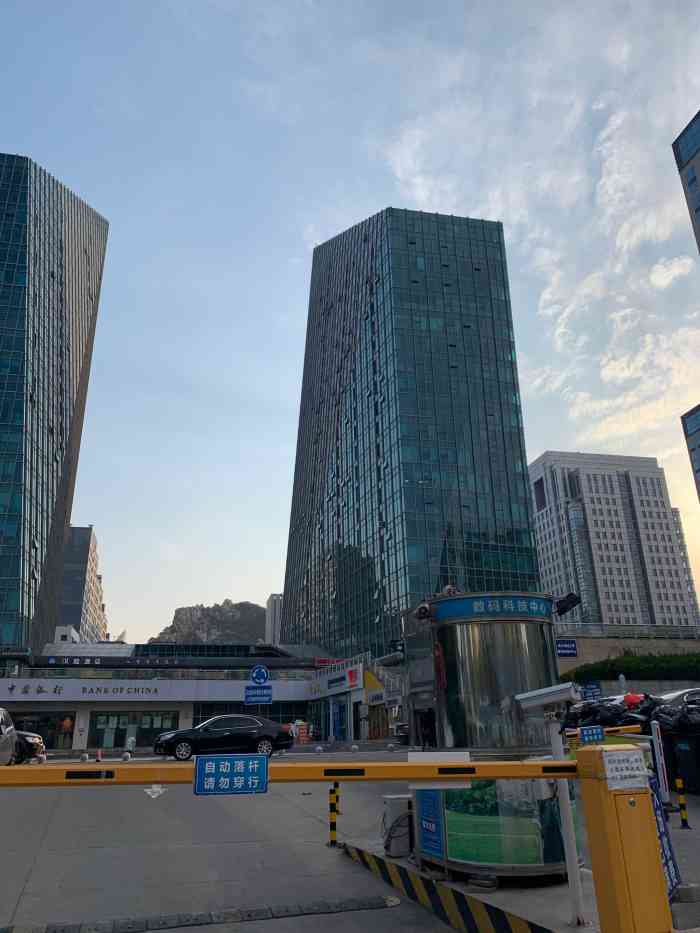 数码科技大厦-"青岛数码科技中心,位于海尔路63号,青医.