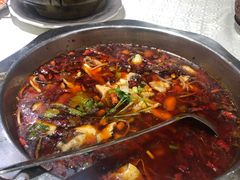 -渝君重庆火锅(嘉宾路店)
