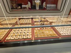 -恒一珠宝·回收黄金钻石奢侈品(灵岩南路店)