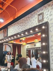 -东方先生国潮男士理发馆