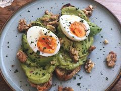 牛油果煮蛋吐司-RAC BAR(安福路店)