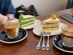 日本柚子酱佐抹茶白巧克力蛋糕-black rainbow coffee