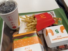 -麦当劳(上海虹桥站30B检票口楼上)