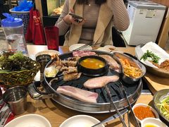 -江南猪肉商会无限续吃(弘大店)