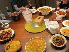 -川流不息·地道川菜·小龙虾(松东路店)