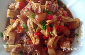 Fatty Pork with Tofu Skin Stew