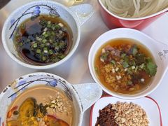 -毛辣果·贵州红酸汤牛肉火锅(西单店)