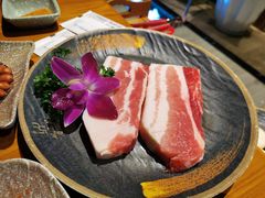 厚切五花肉-肉甲韩国木炭烤肉(新壹街1店)