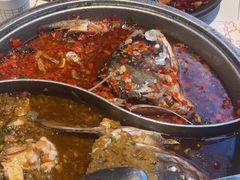 -阿瓦山寨·湘菜现炒·剁椒鱼头王(咸阳总店)