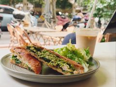 青酱鸡肉三明治-JamaicaBlue Cafe(乌鲁木齐中路店)