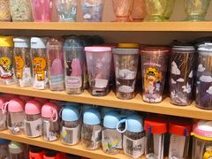 -名创优品(北京新中关购物中心地铁层店)