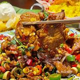 📣：排队王，吃饭饭要赶早！