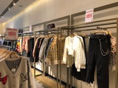 -URBAN REVIVO(济南领秀城贵和购物中心店)