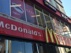 -卡罗酒店(东门晒布地铁站店)