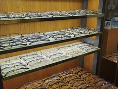 -优医视平价眼镜蔡司依视路折扣工厂店(十里堡店)