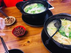 -丽虹云南过桥米线(兴工街店)
