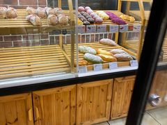 面包甜点陈列柜-BROAD面包路·欧式面包(龙湖时代C馆店)