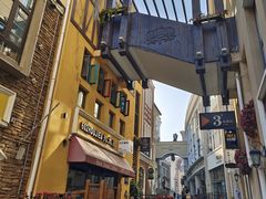 -鲁邦国际风情街(麦世达韩国精品百货店)