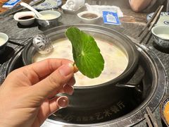 -大匠工房古船木艺术餐厅·猪肚鸡专门店(长白仙岛店)