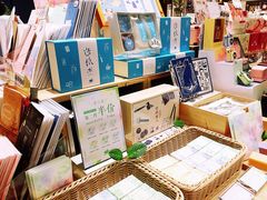 -猫的天空之城概念书店(杭州南宋御街店)