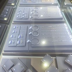 -威德钻石-克拉钻大本营(南京东路店)