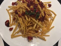 -鱼鲜饭香·招牌汽锅剁椒鱼头王