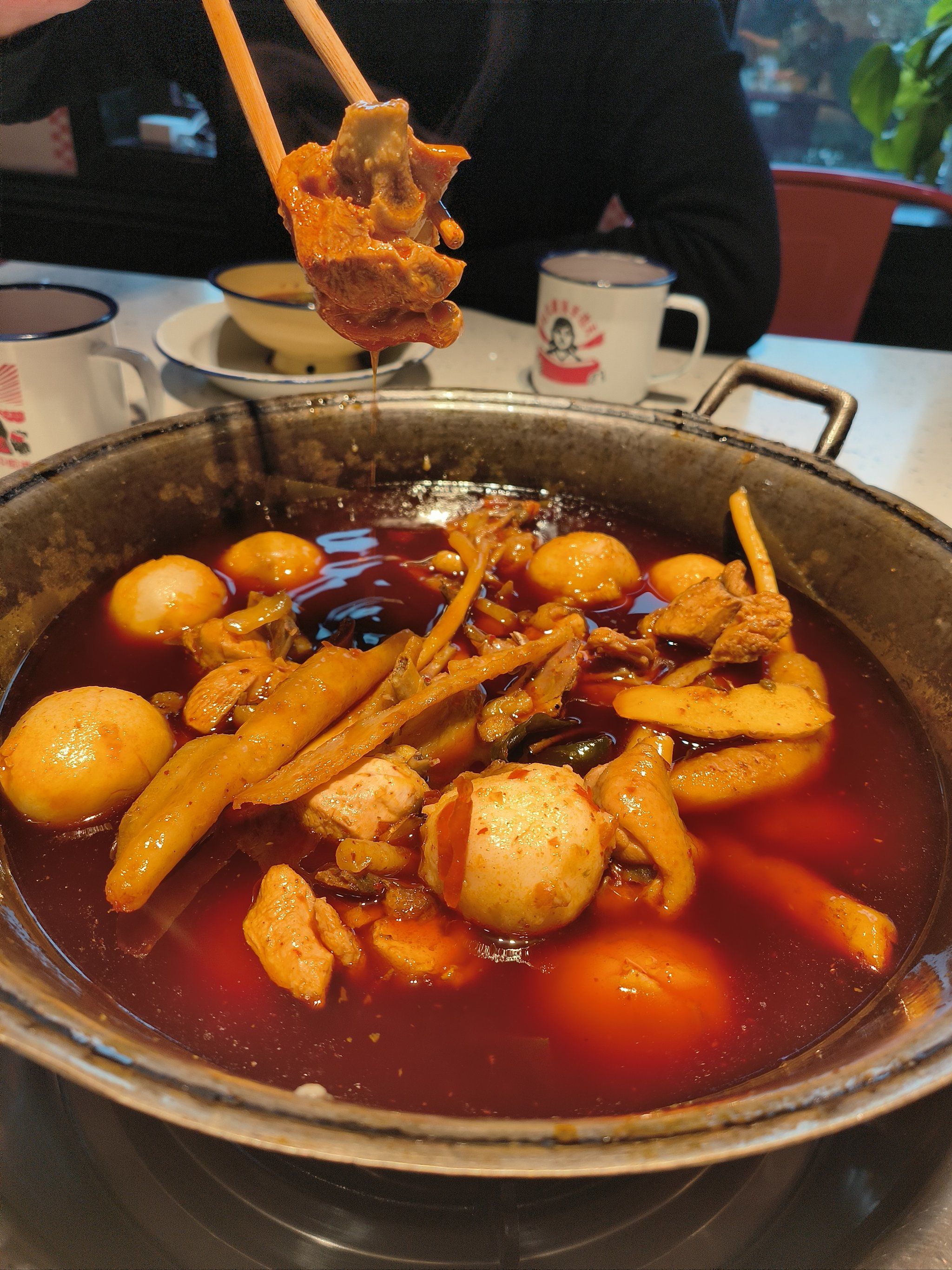 在重庆不吃火锅就吃李子坝梁山鸡