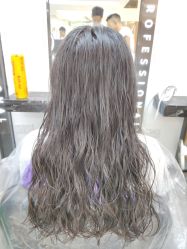 -诗悦发型烫染SALON