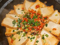 砂锅韭鲜豆腐-屋里饭菜·湘菜馆(火车站店)