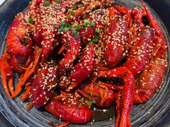 -肥肥虾庄·金牌油焖大虾(汉街SKP店)