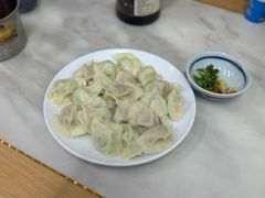 -孖妹上肉饺子馆